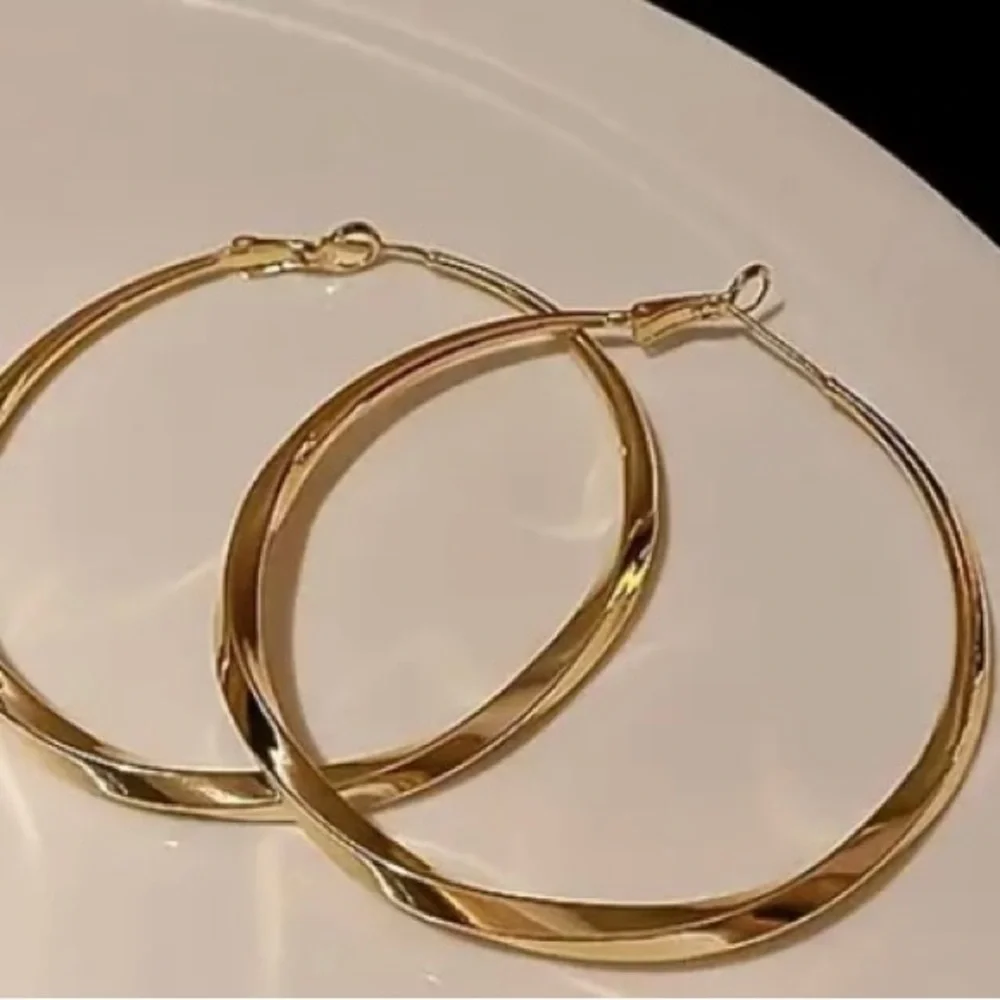 18k Gold Hoop Earrings 2.5”